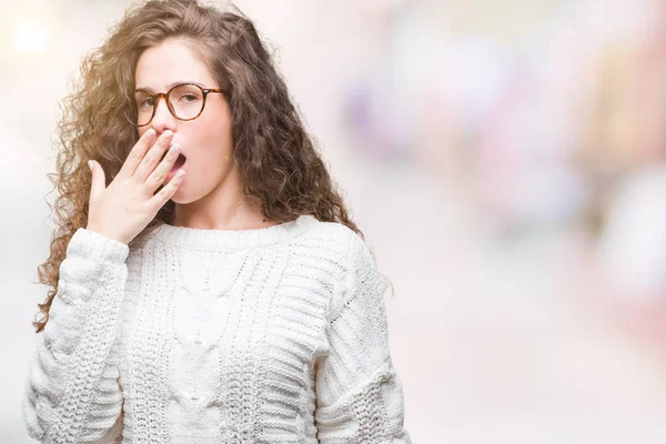 Schöne Brünette Lockige Haare Junges Mädchen Trägt Winterpullover Über Isoliertem — Stockfoto