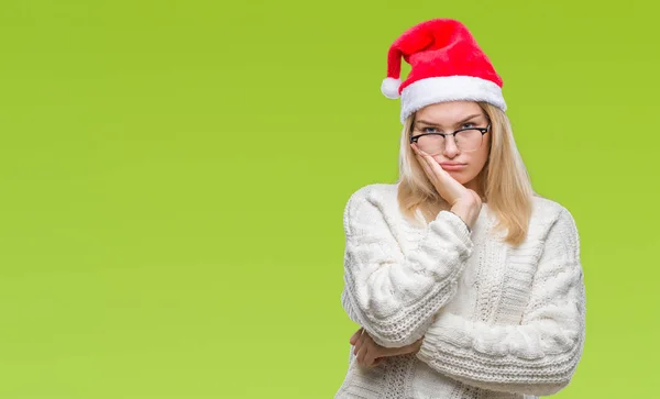 Giovane Donna Caucasica Indossa Cappello Natale Sfondo Isolato Pensando Cercando — Foto Stock