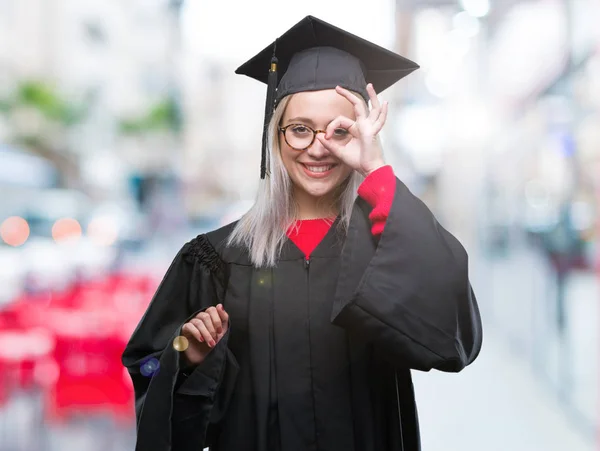 Mujer Rubia Joven Con Uniforme Graduado Sobre Fondo Aislado Haciendo — Foto de Stock