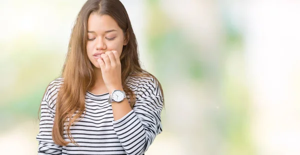 Junge Schöne Brünette Frau Trägt Streifen Pullover Über Isoliertem Hintergrund — Stockfoto