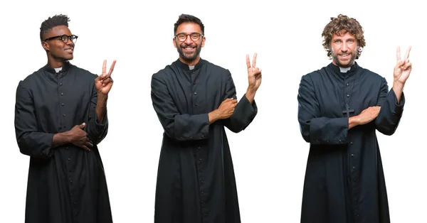 勝利のサインを行うカメラでウィンクしている幸せそうな顔を浮かべて孤立の背景以上のキリスト教の司祭男性のコラージュ — ストック写真