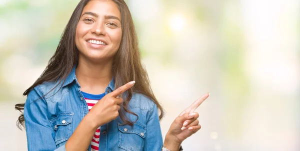 Young Beautiful Arab Woman Isolated Background Smiling Looking Camera Pointing — Stock Photo, Image