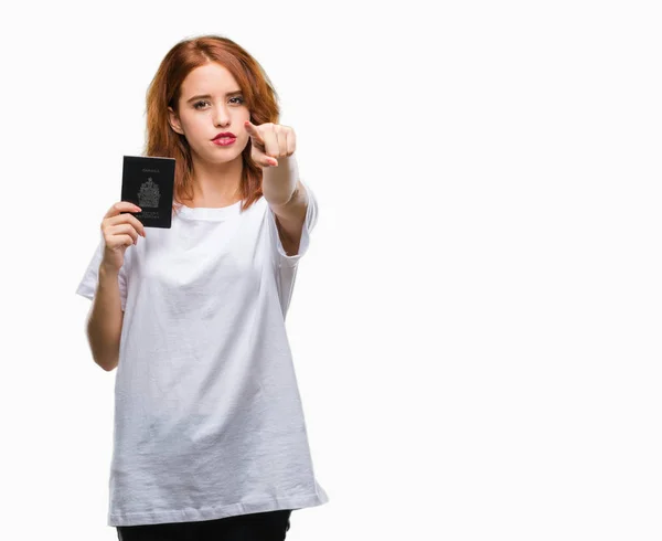 Jovem Bela Mulher Segurando Passaporte Canadá Sobre Fundo Isolado Apontando — Fotografia de Stock