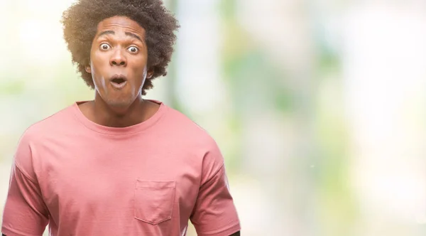 Afro Amerikansk Man Över Isolerade Bakgrund Rädd Och Chockad Med — Stockfoto