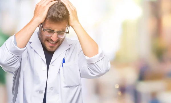 Giovane Bell Uomo Che Indossa Medico Scientis Cappotto Sfondo Isolato — Foto Stock