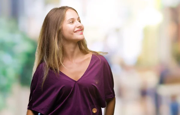 Mladá Krásná Elegantní Blondýnka Izolované Pozadí Pohledu Daleko Stranu Úsměvem — Stock fotografie