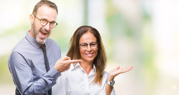 Pareja Hispana Mediana Edad Enamorada Usando Gafas Sobre Fondo Aislado —  Fotos de Stock