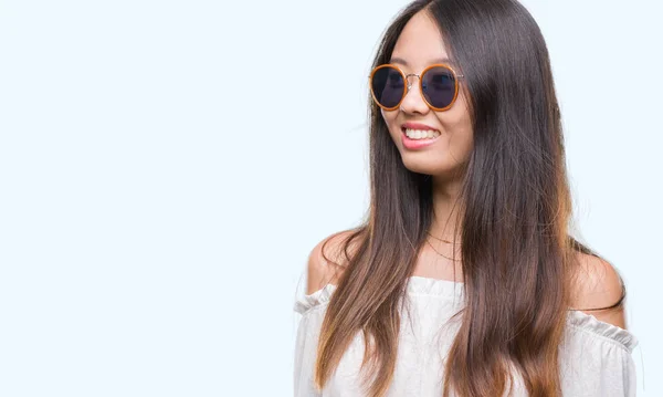 Young Asian Woman Wearing Sunglasses Isolated Background Looking Away Side — Stock Photo, Image