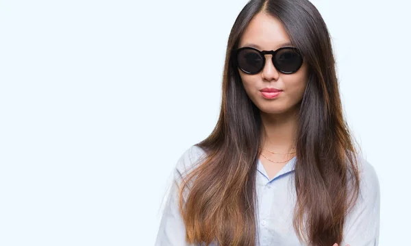 Junge Asiatische Frau Mit Sonnenbrille Über Isoliertem Hintergrund Glücklich Lächelnd — Stockfoto