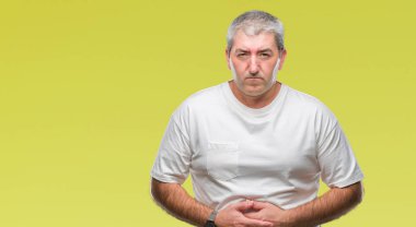 Yakışıklı üst düzey adam izole mide üzerinde el ile arka plan çünkü hazımsızlık, ağrılı hastalık hasta hissediyor. Ağrısı kavramı.