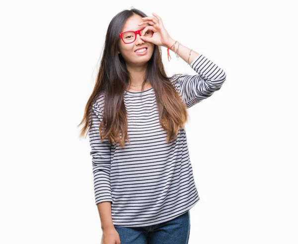 Ung Asiatisk Kvinna Som Bär Glasögon Över Isolerade Bakgrund Gör — Stockfoto