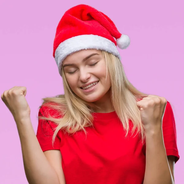 Mujer Caucásica Joven Con Sombrero Navidad Sobre Fondo Aislado Muy —  Fotos de Stock