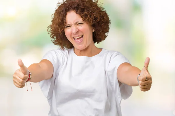 Senior Vrouw Mooi Midden Ager Dragen Witte Shirt Geïsoleerde Achtergrond — Stockfoto