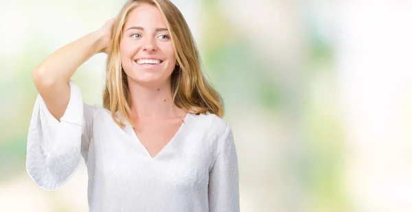 Hermosa Mujer Joven Elegante Sobre Fondo Aislado Sonriendo Con Confianza —  Fotos de Stock