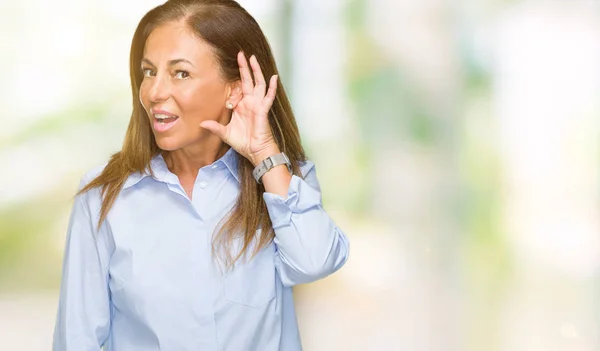 Schöne Erwachsene Geschäftsfrau Mittleren Alters Mit Isoliertem Hintergrund Die Lächelnd — Stockfoto