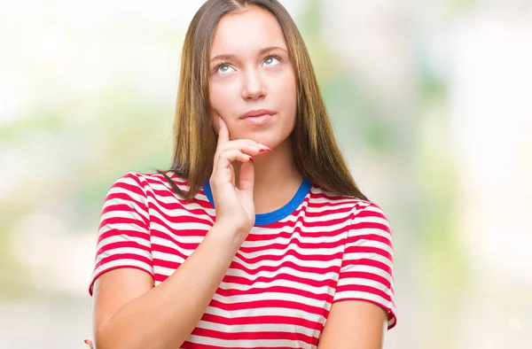 Jonge Kaukasische Mooie Vrouw Geïsoleerde Achtergrond Met Hand Kin Denken — Stockfoto