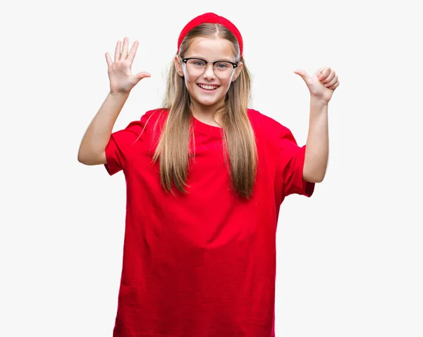 Joven Hermosa Chica Con Gafas Sobre Fondo Aislado Mostrando Apuntando —  Fotos de Stock