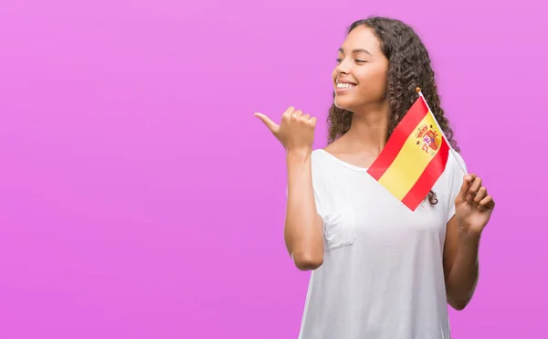 Jonge Spaanse Vrouw Houden Van Vlag Van Spanje Voeren Aan — Stockfoto