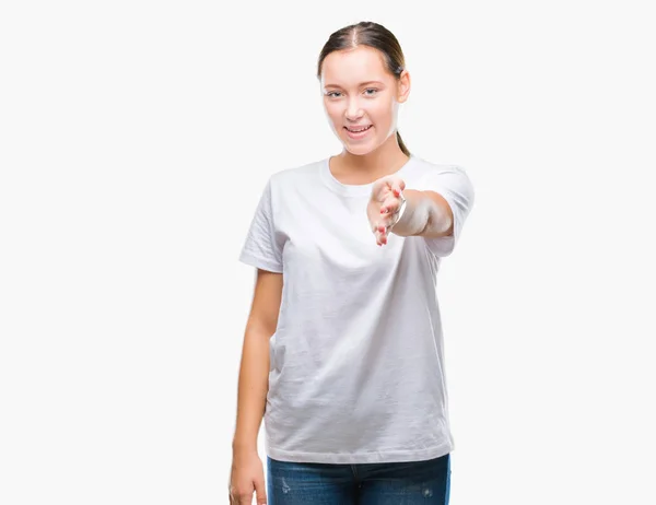 Young Beautiful Caucasian Woman Isolated Background Smiling Friendly Offering Handshake — Stock Photo, Image