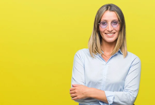 Mujer Hermosa Joven Con Gafas Sol Sobre Fondo Aislado Cara —  Fotos de Stock