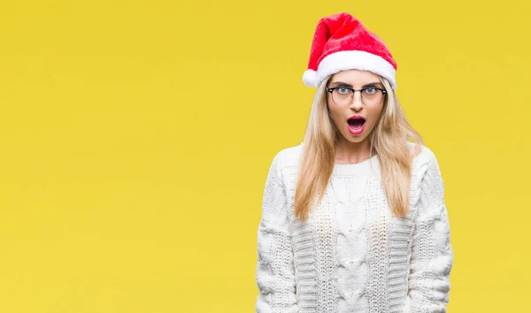 Junge Schöne Blonde Frau Trägt Weihnachtsmütze Über Isoliertem Hintergrund Ängstlich — Stockfoto