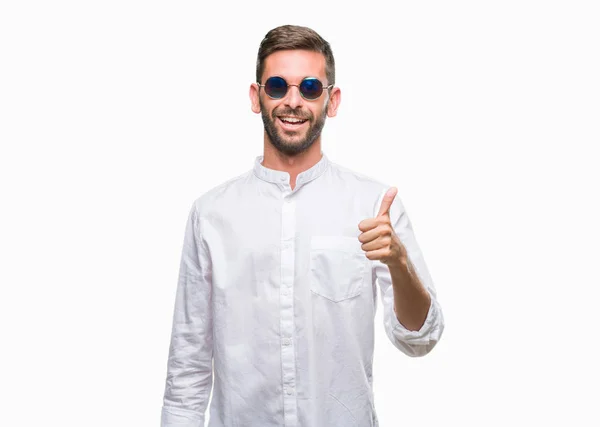 Joven Hombre Guapo Con Gafas Sobre Fondo Aislado Haciendo Gesto — Foto de Stock