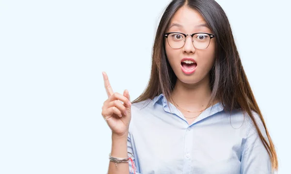 Młody Azjatycki Biznes Kobieta Nosi Okulary Nad Palcem Wskazującym Białym — Zdjęcie stockowe