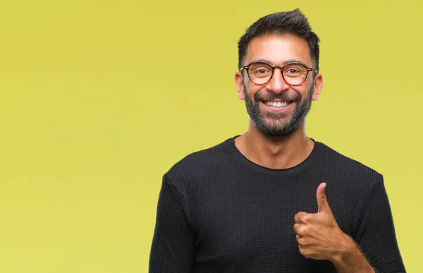Vuxen Spansktalande Man Glasögon Över Isolerade Bakgrund Gör Glad Tummen — Stockfoto