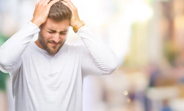 Junger Gutaussehender Mann Mit Isoliertem Hintergrund Der Unter Kopfschmerzen Leidet — Stockfoto