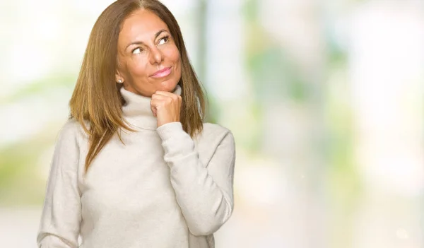 Schöne Erwachsene Frau Mittleren Alters Winterpullover Über Isoliertem Hintergrund Mit — Stockfoto