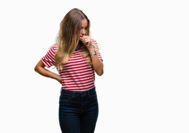 Genç güzel sarışın kadın hasta ve soğuk veya bronşit için semptom olarak öksürük duygu izole arka plan yüzünden. Sağlık kavramı.