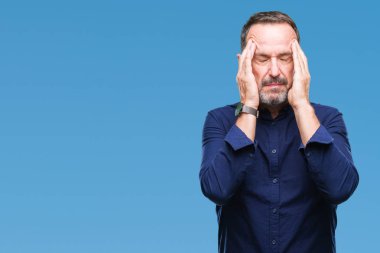 Çünkü orta yaş ağarmış üst düzey adam arka plan baş baş ağrısı için el ile izole stres. Migren muzdarip.