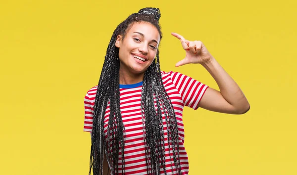 Jovem Trançado Cabelo Afro Americano Menina Sobre Fundo Isolado Sorrindo — Fotografia de Stock