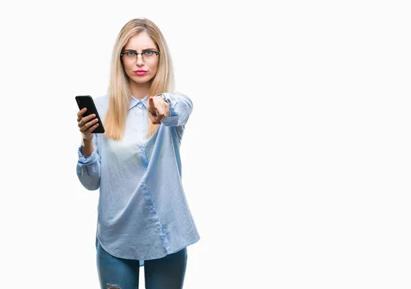 Ung Vacker Blond Affärskvinna Med Smartphone Isolerade Bakgrund Pekar Med — Stockfoto