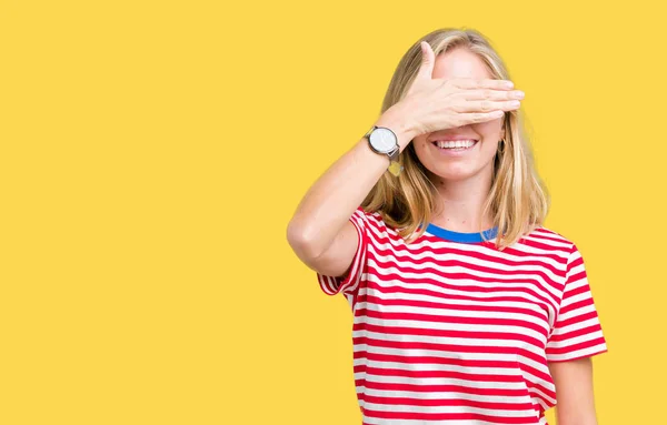 Mulher Bonita Usando Óculos Sobre Fundo Isolado Sorrindo Positivo Fazendo — Fotografia de Stock