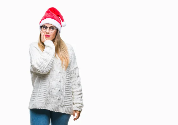 Jovem Mulher Bonita Vestindo Chapéu Natal Sobre Fundo Isolado Pensando — Fotografia de Stock