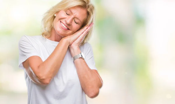 Blonde Vrouw Van Middelbare Leeftijd Geïsoleerde Achtergrond Slapen Moe Dromen — Stockfoto