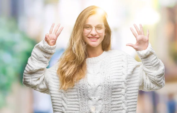 Giovane Bella Donna Bionda Che Indossa Maglione Invernale Occhiali Sole — Foto Stock