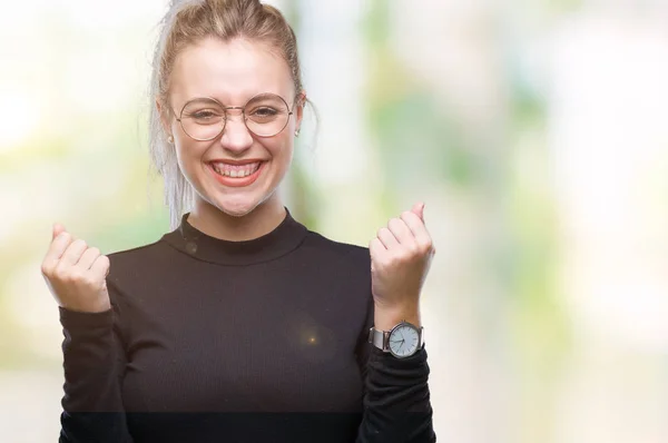 Jeune Femme Blonde Portant Des Lunettes Sur Fond Isolé Célébrant — Photo