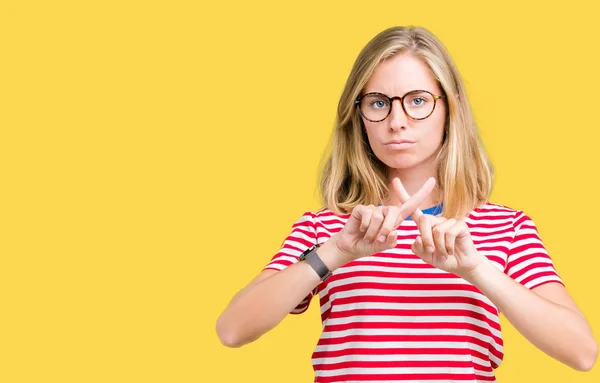 Mulher Bonita Usando Óculos Sobre Fundo Isolado Sorrindo Positivo Fazendo — Fotografia de Stock