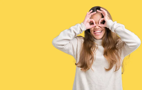 Jonge Mooie Brunette Vrouw Coltrui Trui Dragen Geïsoleerde Achtergrond Doen — Stockfoto