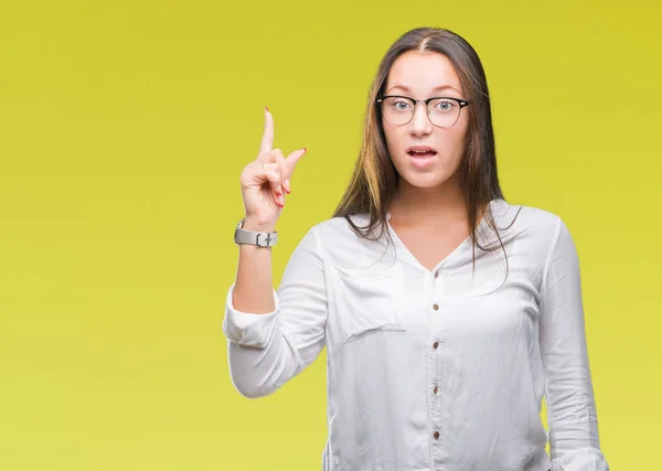 Mujer Negocios Hermosa Caucásica Joven Con Gafas Sobre Fondo Aislado —  Fotos de Stock