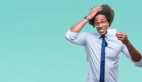 Afro Amerikansk Man Hålla Besök Kort Över Isolerade Bakgrund Stressad — Stockfoto