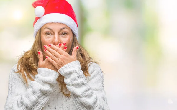 Middelbare Leeftijd Senior Spaanse Vrouw Kerstmuts Dragen Geïsoleerde Achtergrond Geschokt — Stockfoto