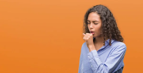 Junge Hispanische Geschäftsfrau Fühlt Sich Unwohl Und Hustet Als Symptom — Stockfoto