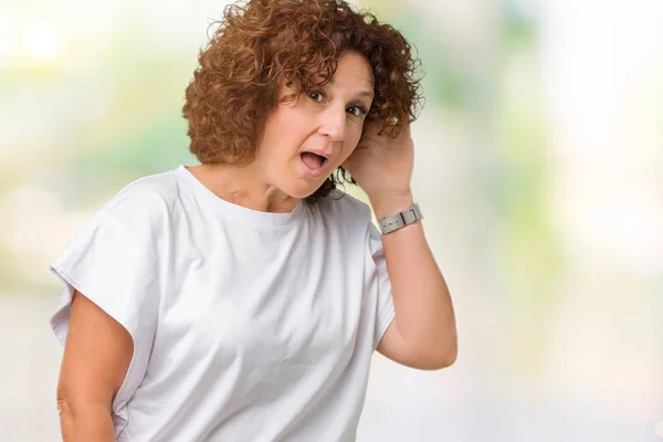 Hermosa Mujer Mediana Edad Ager Vistiendo Camiseta Blanca Sobre Fondo — Foto de Stock