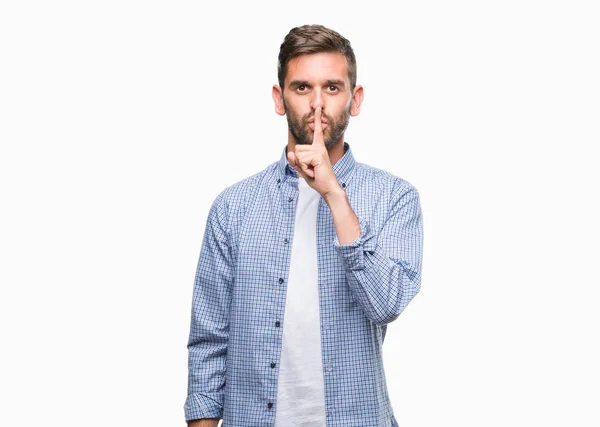 Joven Hombre Guapo Con Camiseta Blanca Sobre Fondo Aislado Pidiendo —  Fotos de Stock