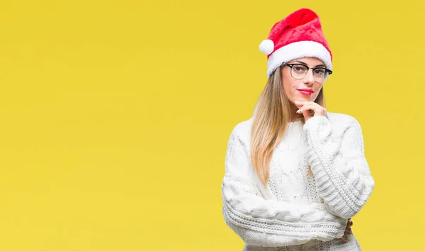 Junge Schöne Frau Mit Weihnachtsmütze Über Isoliertem Hintergrund Mit Der — Stockfoto