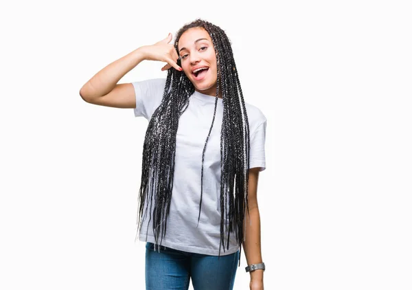 Mladá Pletené Vlasy Americkou Afričanku Izolované Pozadí Úsměvem Dělá Telefon — Stock fotografie