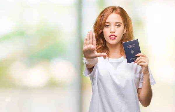 Jovem Bela Mulher Segurando Passaporte Alemanha Sobre Fundo Isolado Com — Fotografia de Stock